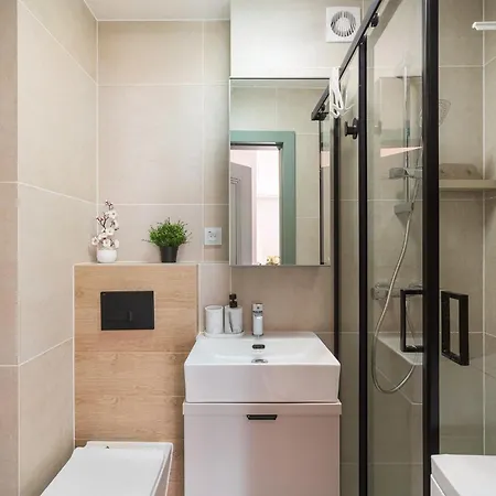 Modern In The Center *